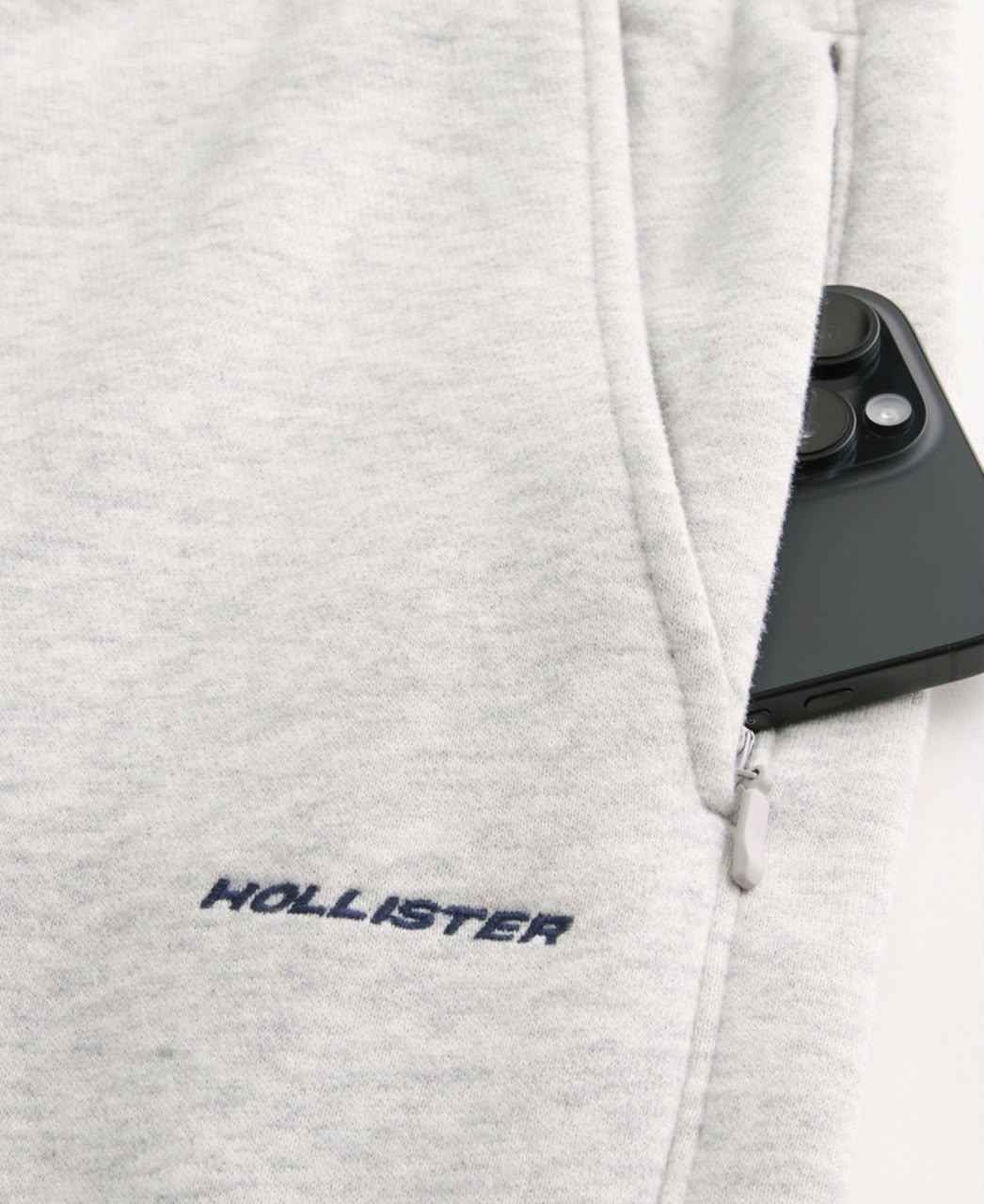 Hollister - Relaxed Cinch Fleece Logo Joggers