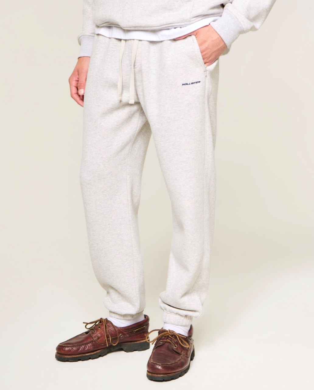 Hollister - Relaxed Cinch Fleece Logo Joggers