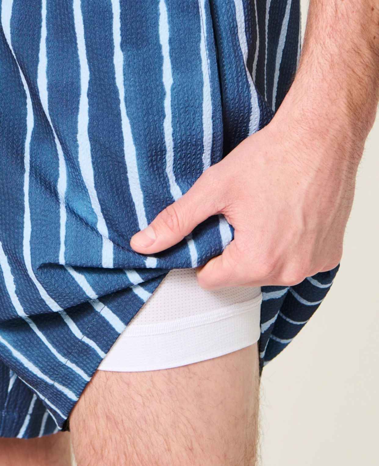 Hollister - Mid-Thigh Seersucker Swim Trunks