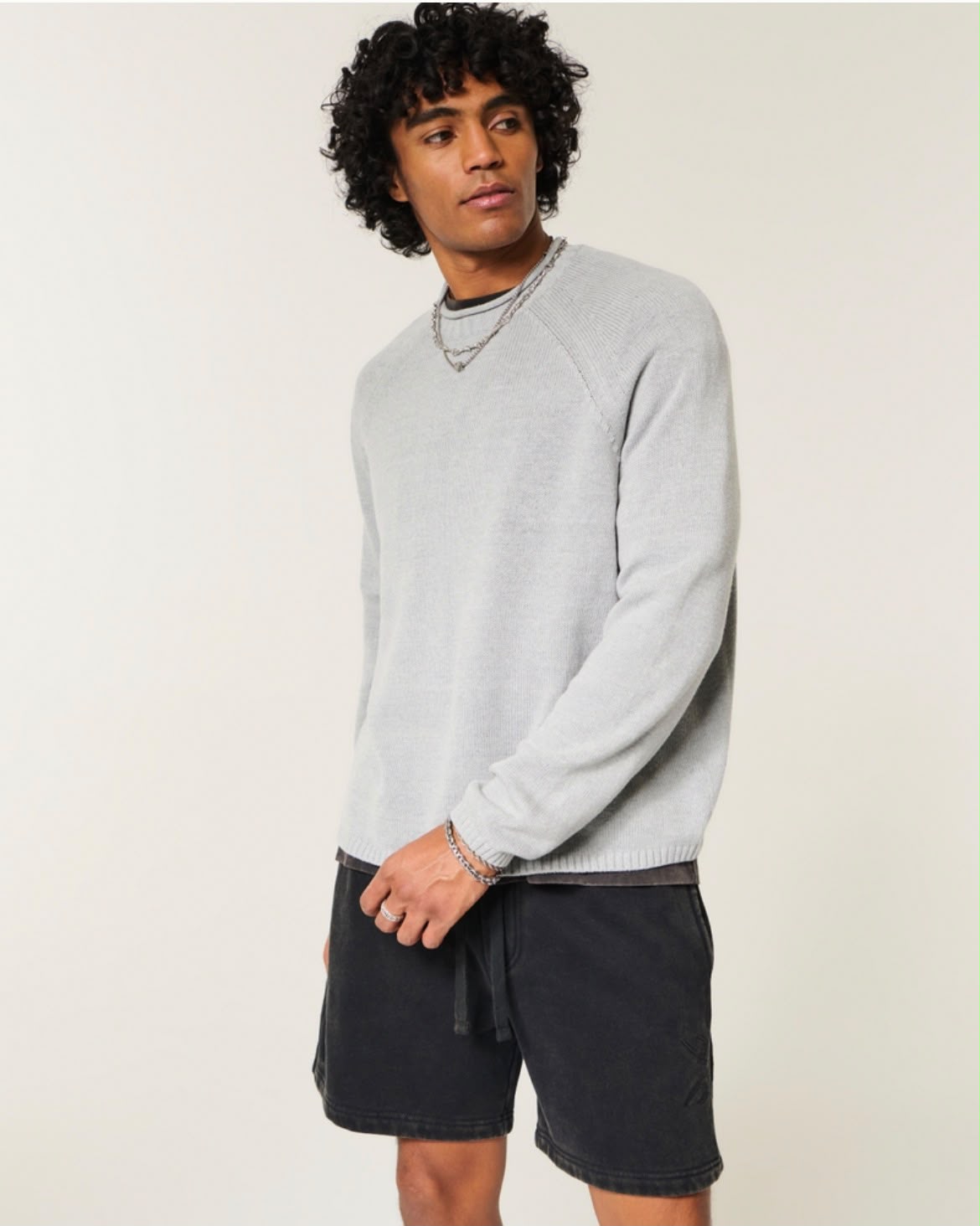 Hollister - Above-the-Knee Logo Graphic Baggy Fleece Shorts IMMEDIATE