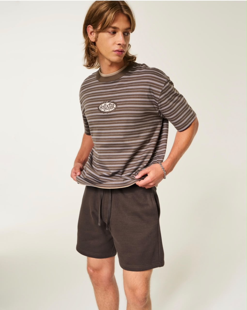 Hollister - Above-the-Knee Logo Graphic Baggy Fleece Shorts