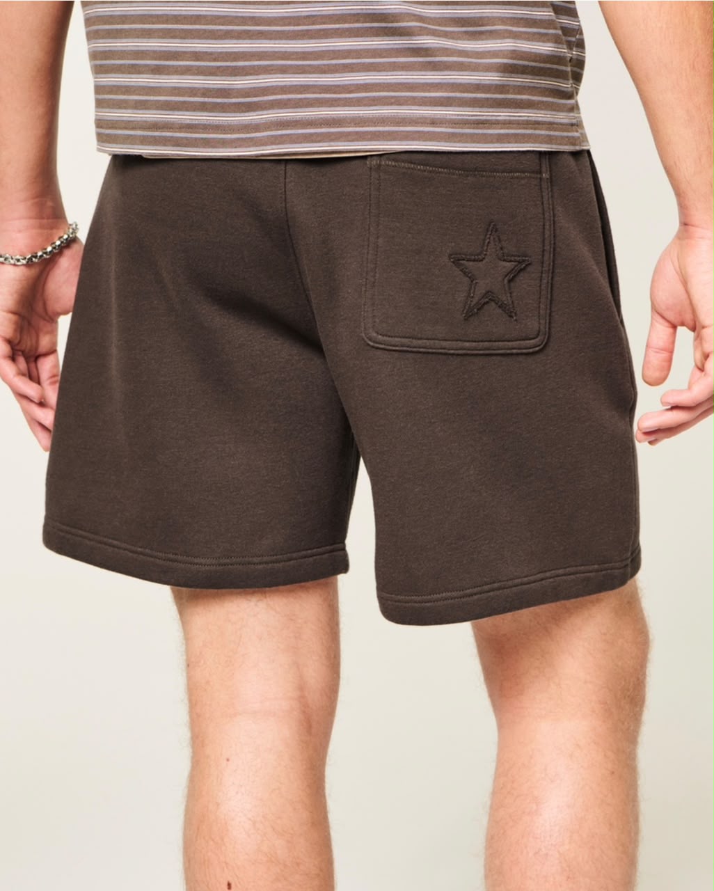Hollister - Above-the-Knee Logo Graphic Baggy Fleece Shorts