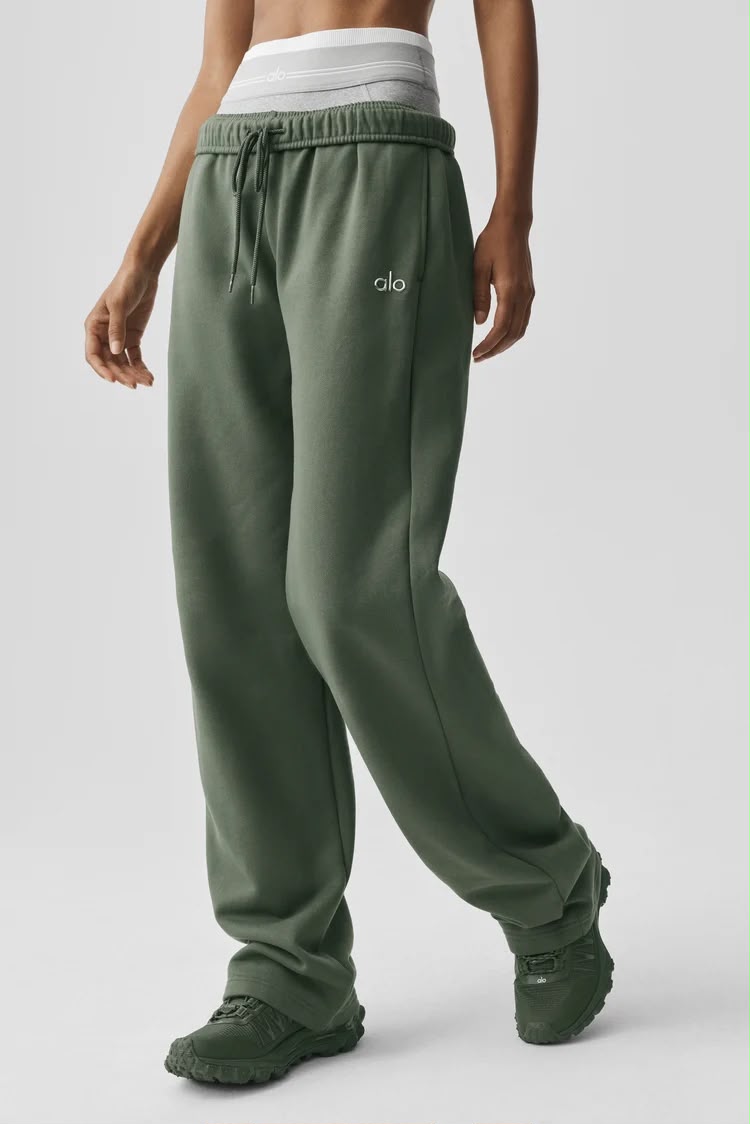 Alo Yoga - Accolade Straight Leg Sweatpant