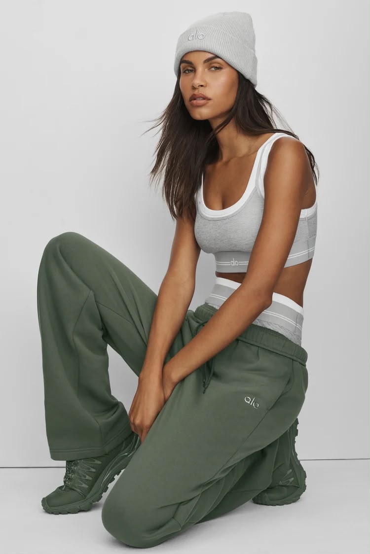 Alo Yoga - Accolade Straight Leg Sweatpant