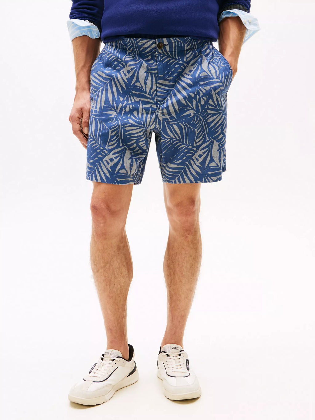 7" Palm Print Stretch Cotton-Linen Short