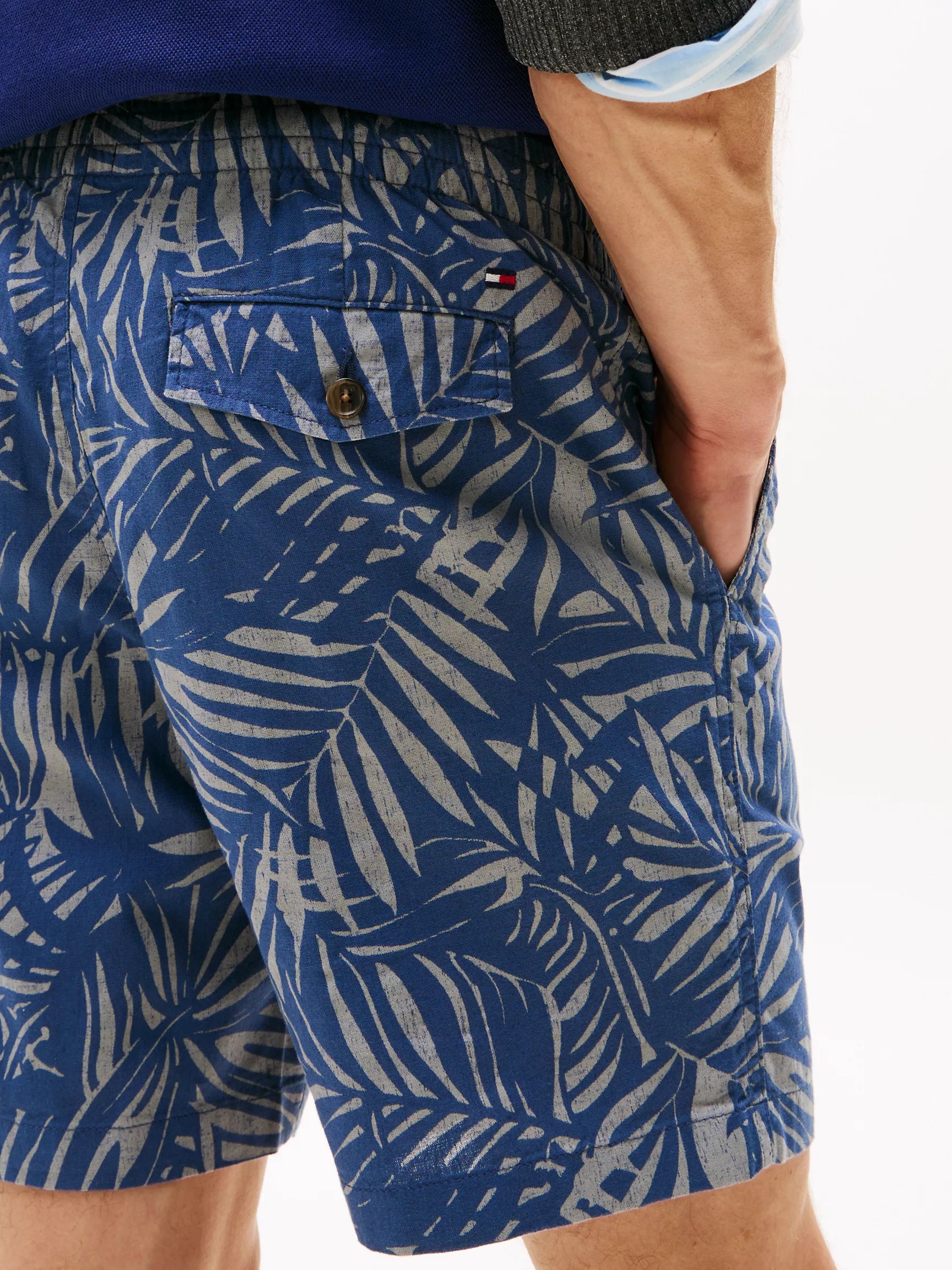 7" Palm Print Stretch Cotton-Linen Short