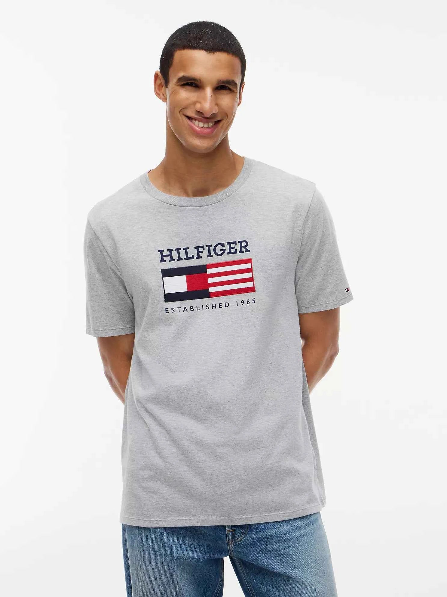 Tommy Hilfiger - Flag Logo T-Shirt