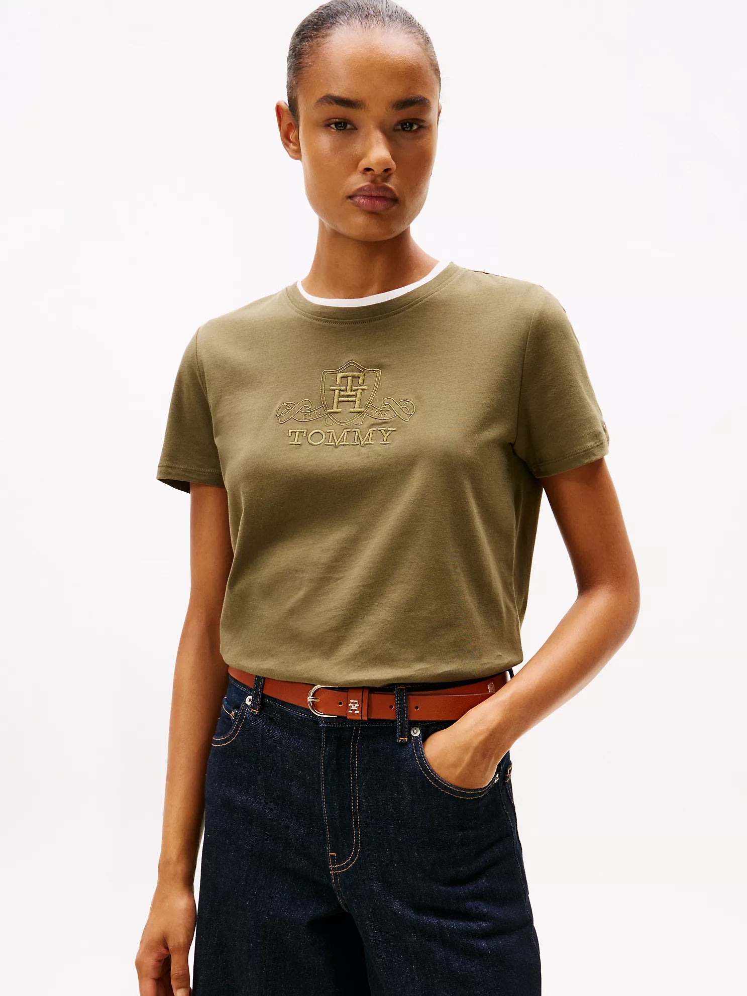 Tommy Hilfiger - Embroidered Crest Banner Logo T-Shirt