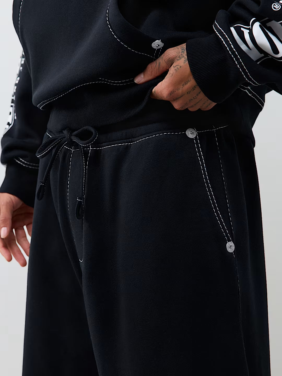 True Religion - Big T Extra Baggy Jogger