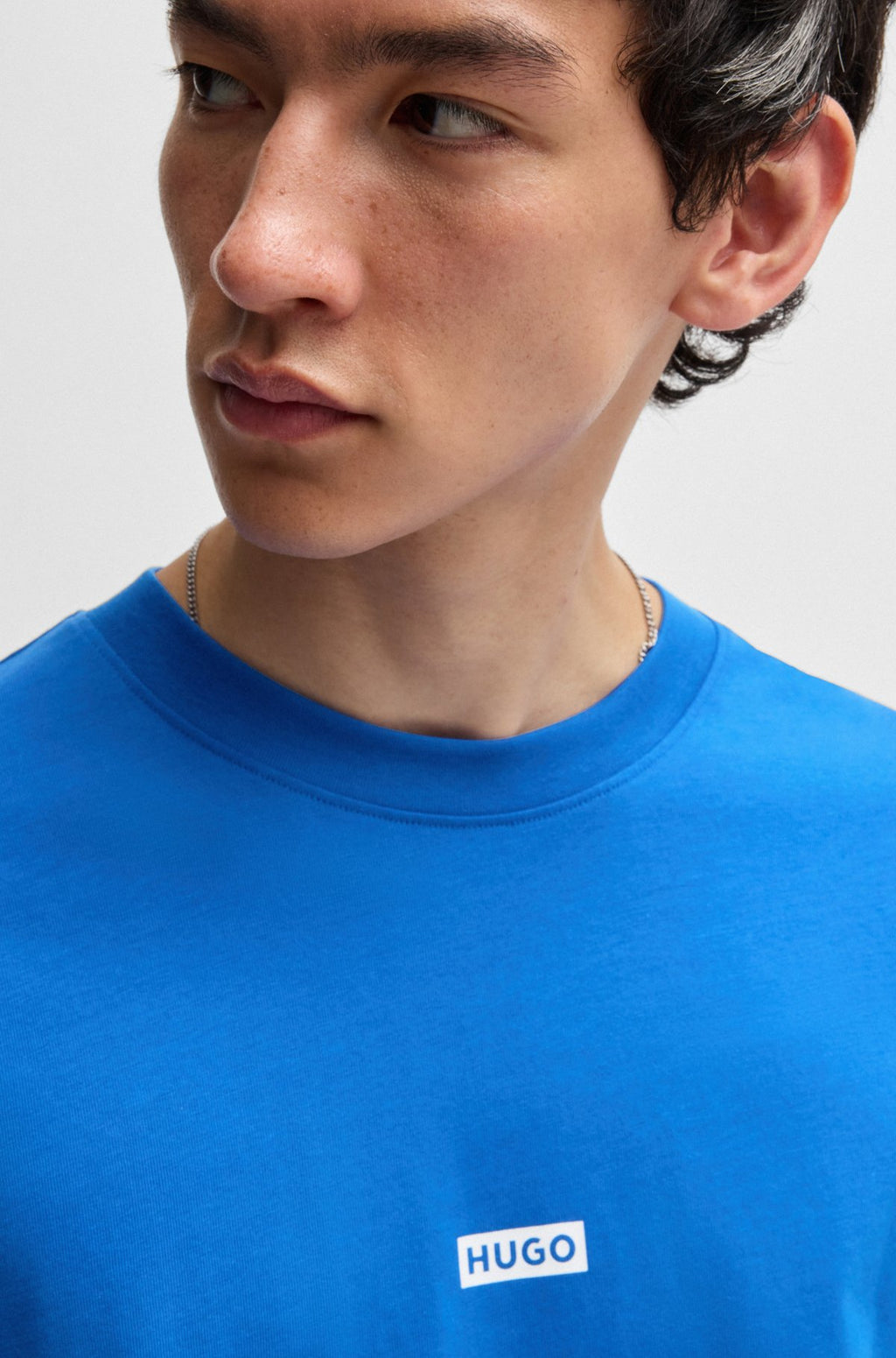 Loose-fit T-shirt in cotton with rear logo artwork