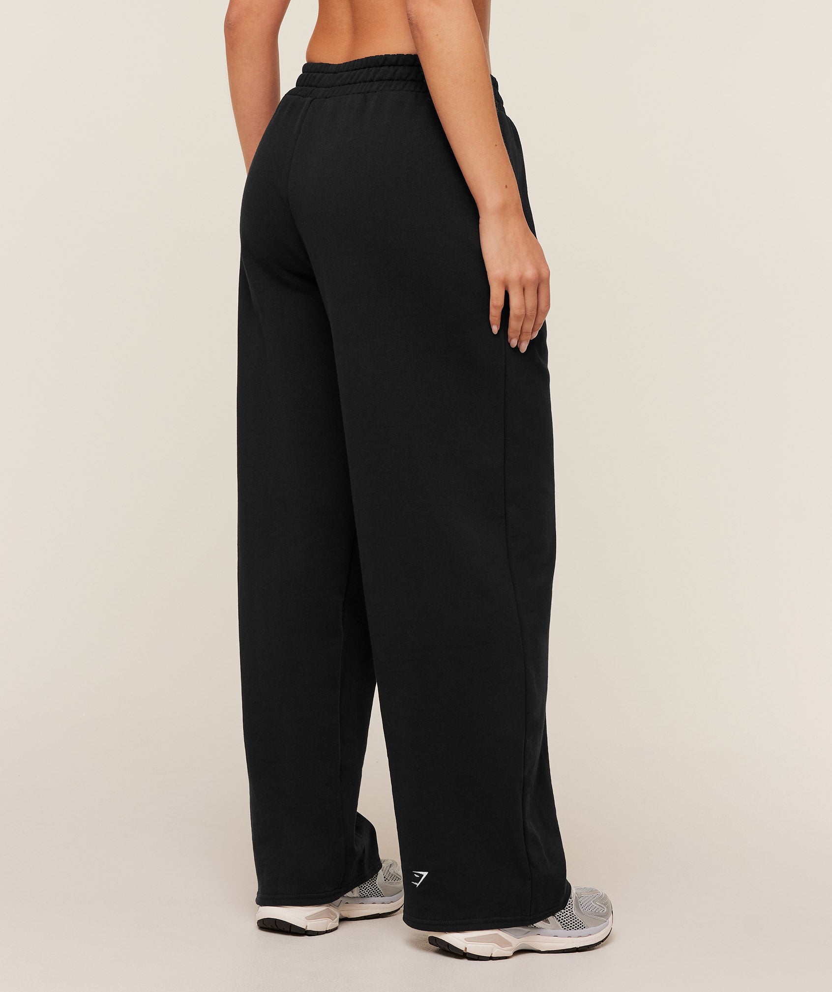 GYMSHARK - Collegiate Graphic Straight Leg Jogger