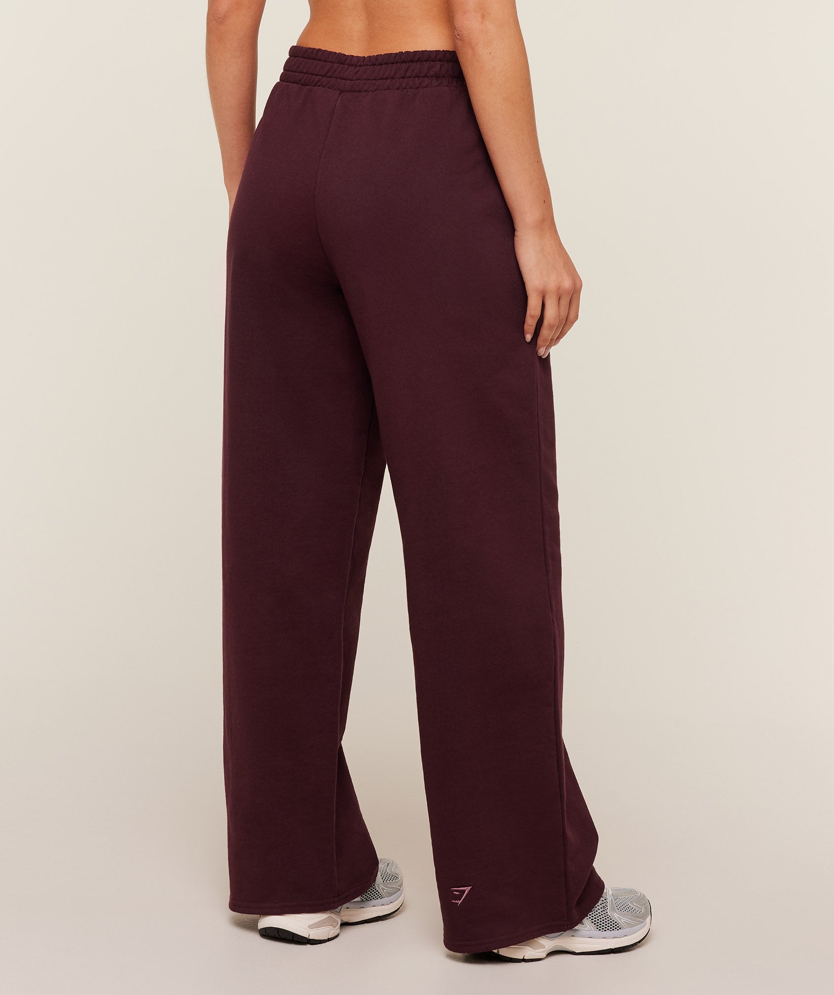 GYMSHARK - Collegiate Graphic Straight Leg Jogger