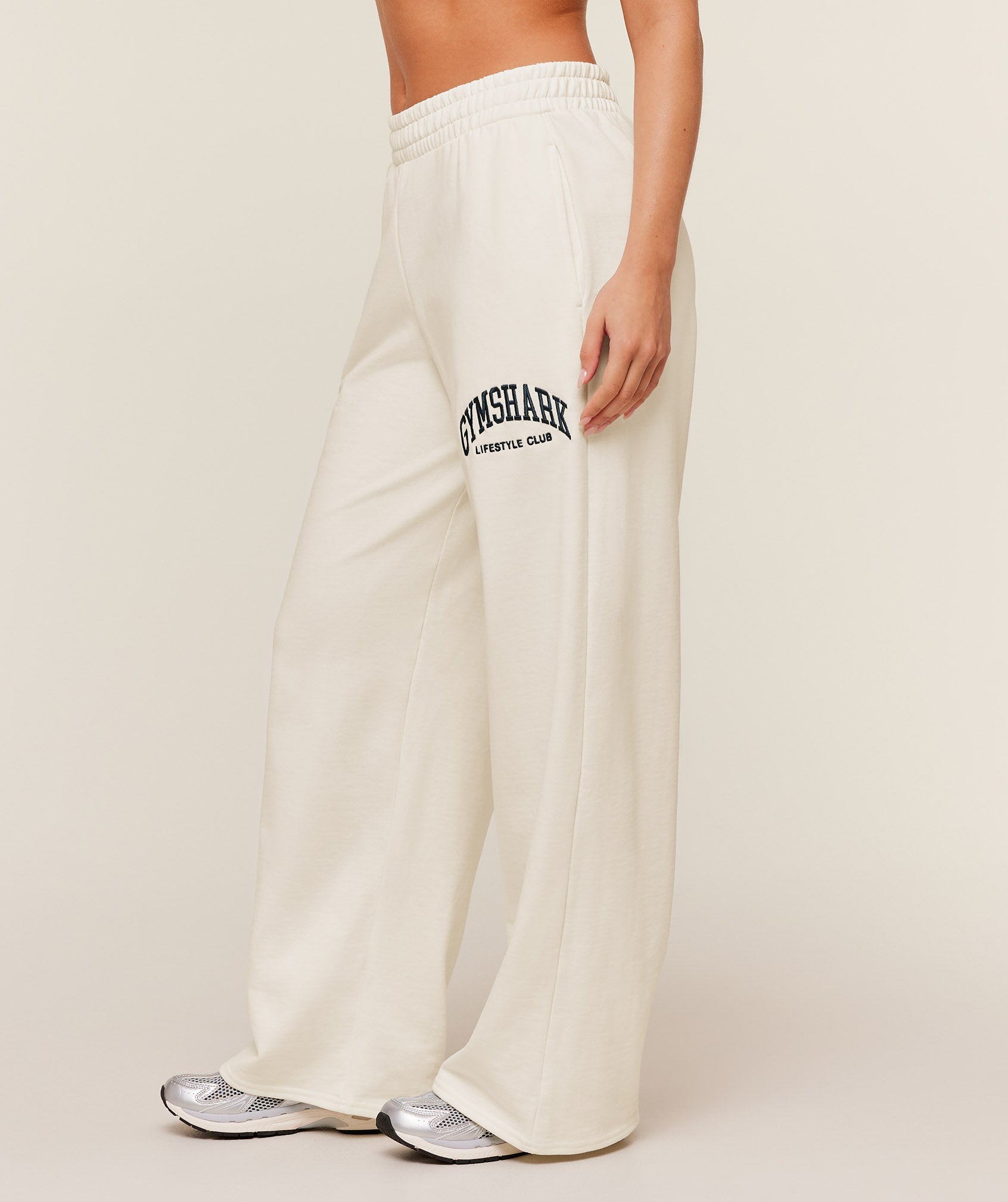 GYMSHARK - Collegiate Graphic Straight Leg Jogger