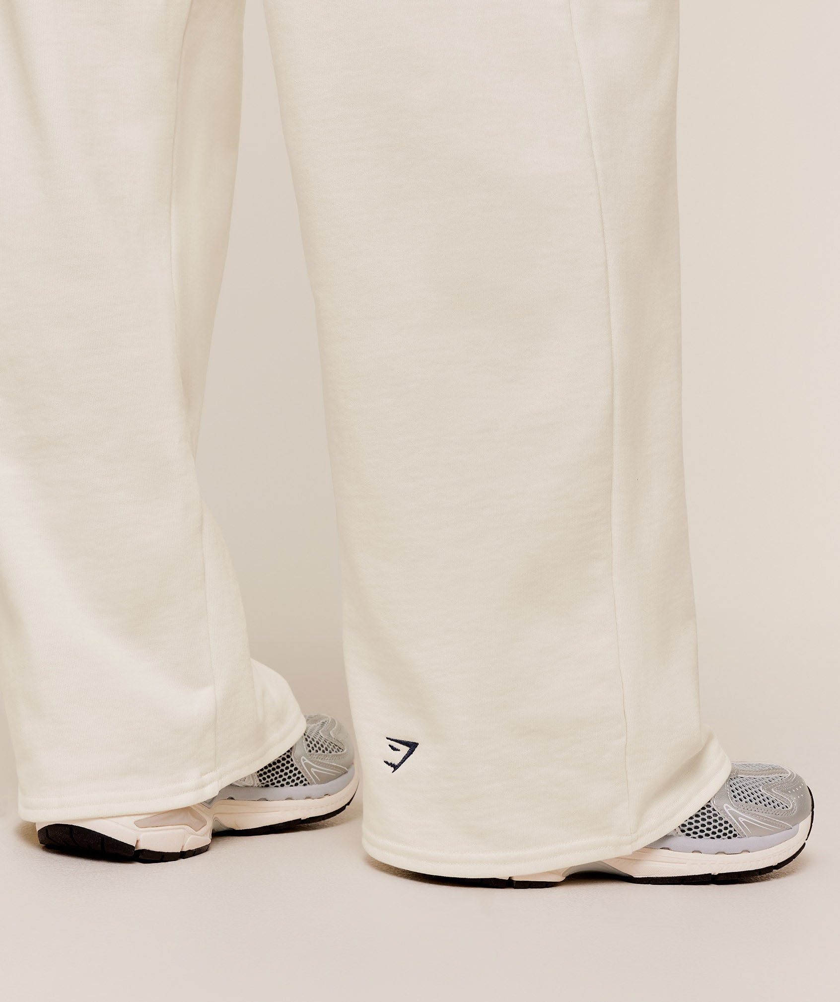 GYMSHARK - Collegiate Graphic Straight Leg Jogger