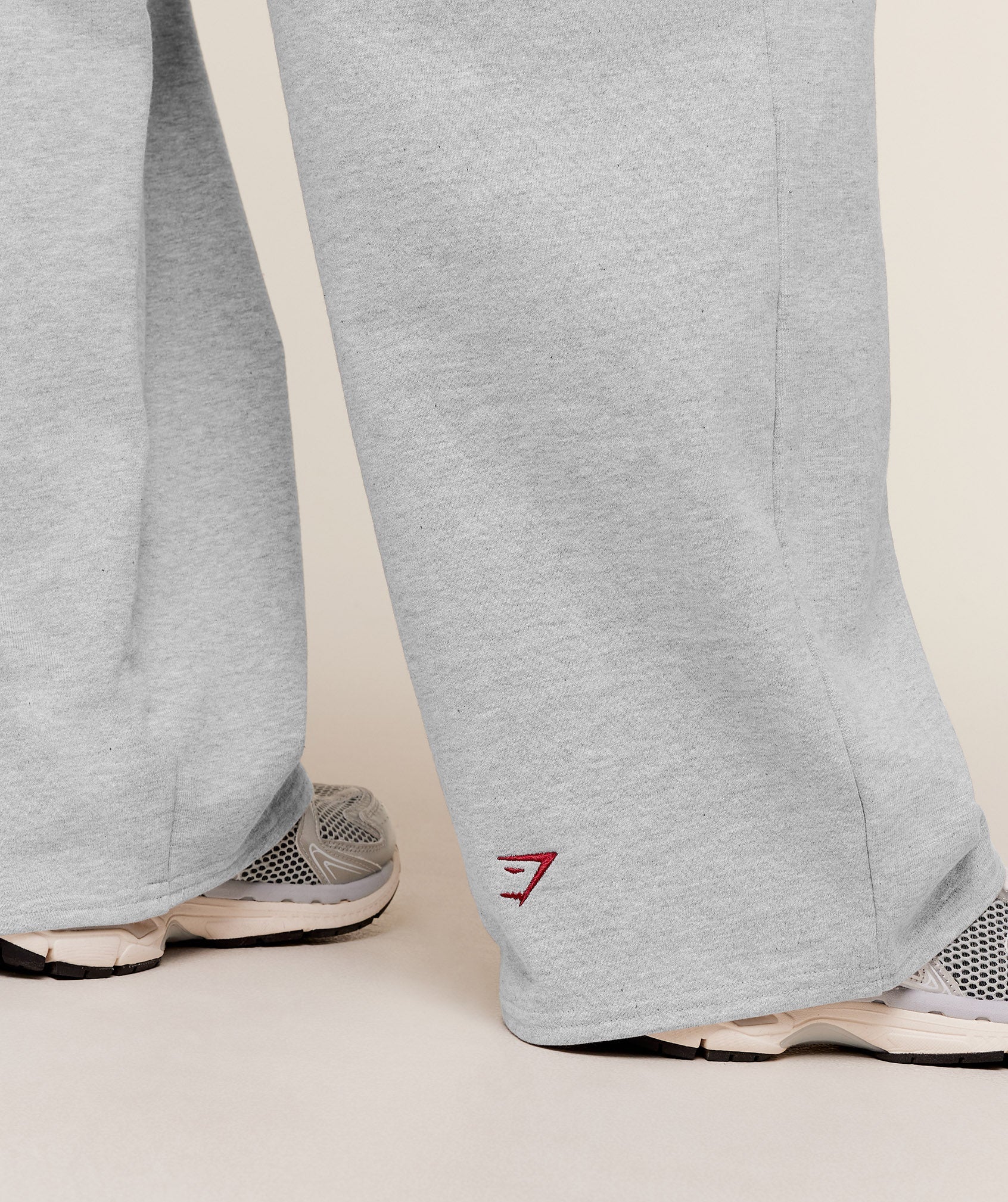 GYMSHARK - Collegiate Graphic Straight Leg Jogger