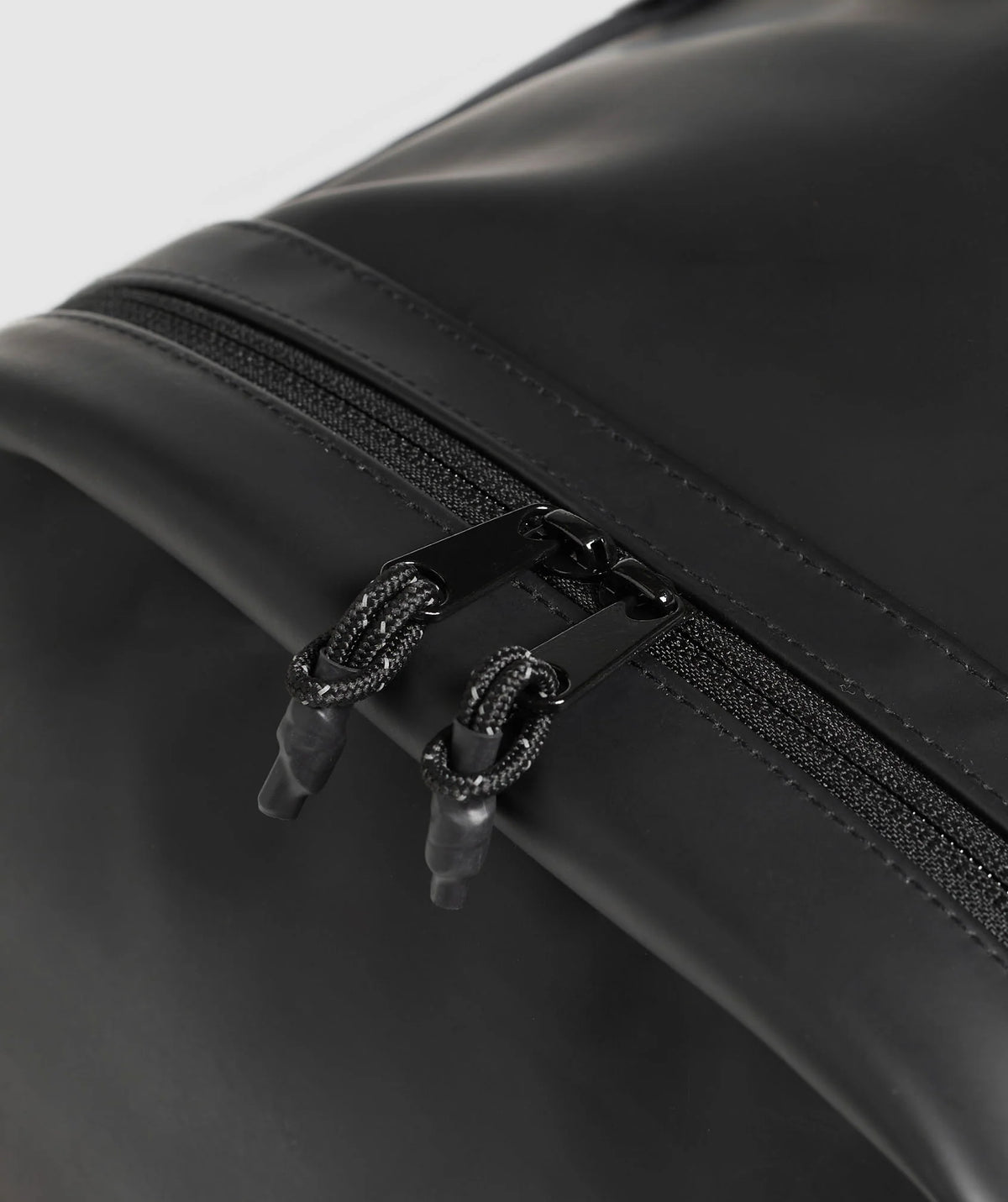 GYMSHARK - Sleek Backpack