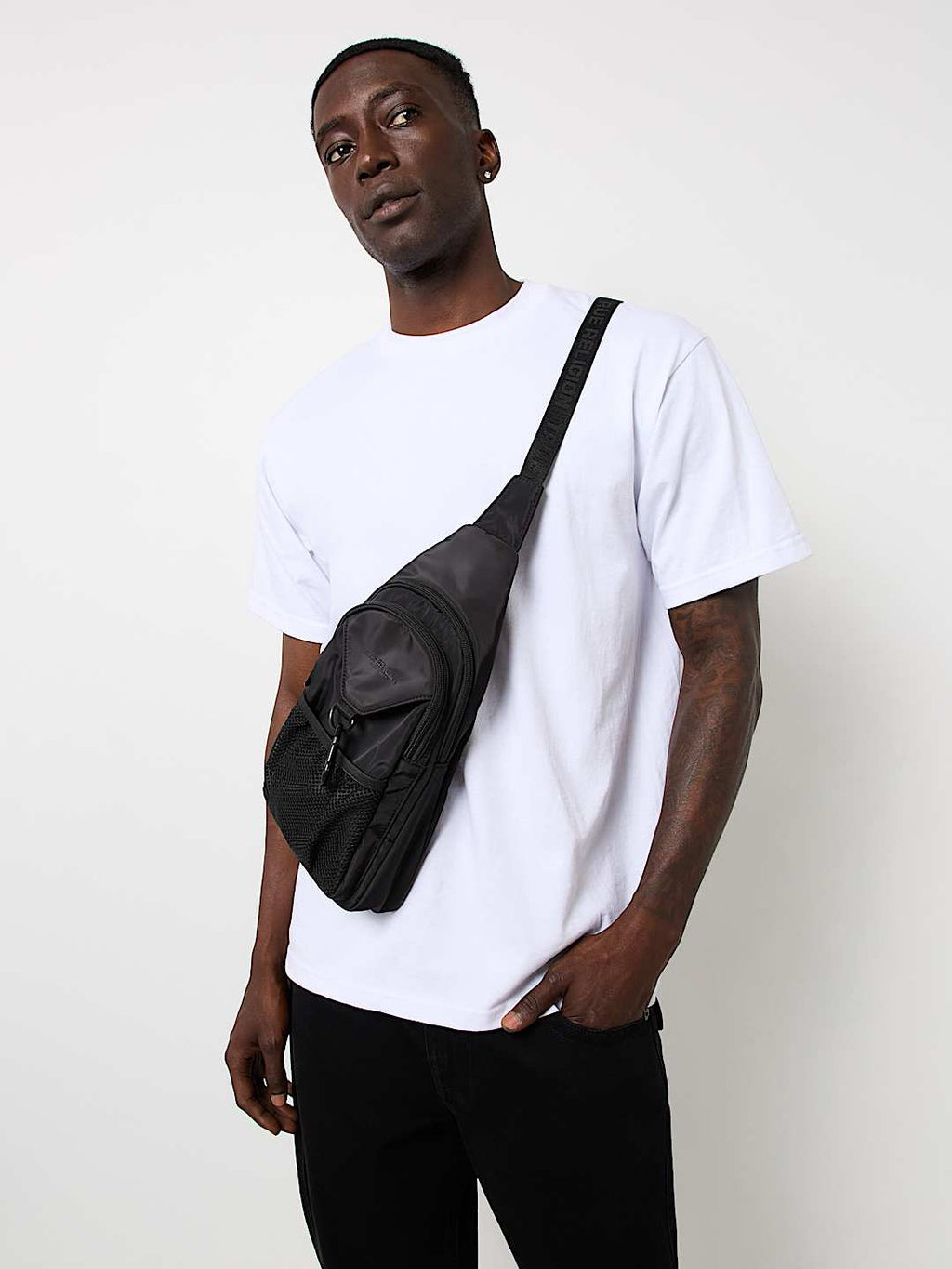 True Religion - TRUE RELIGION SLING BAG