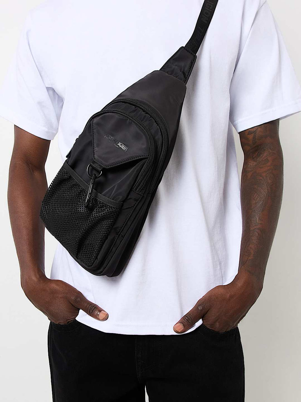 True Religion - TRUE RELIGION SLING BAG