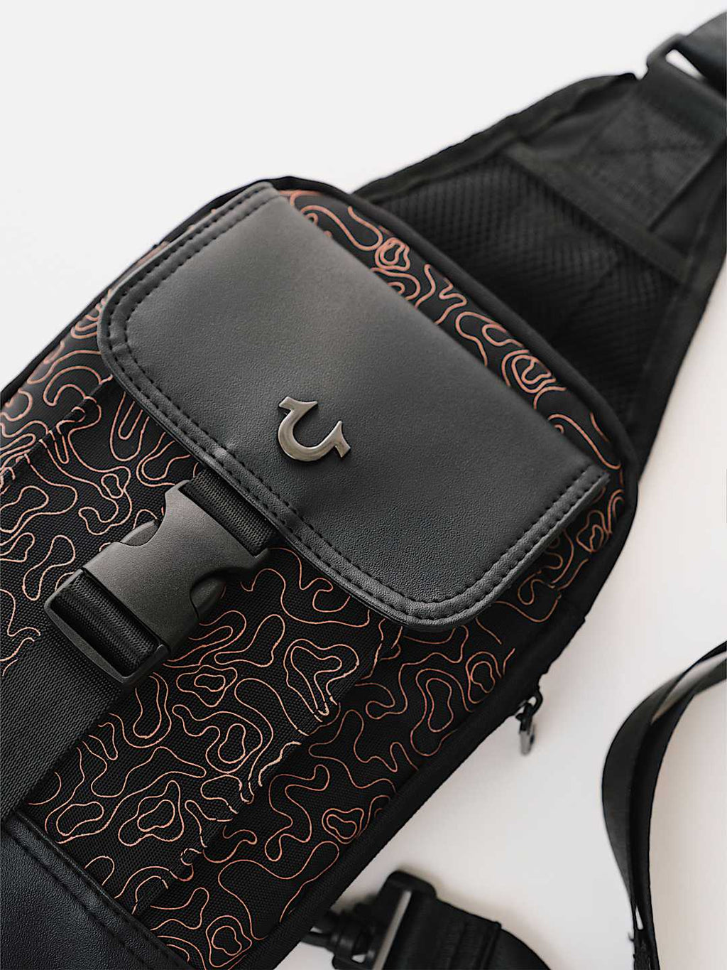 True Religion - WAVY HORSESHOE SLING BAG